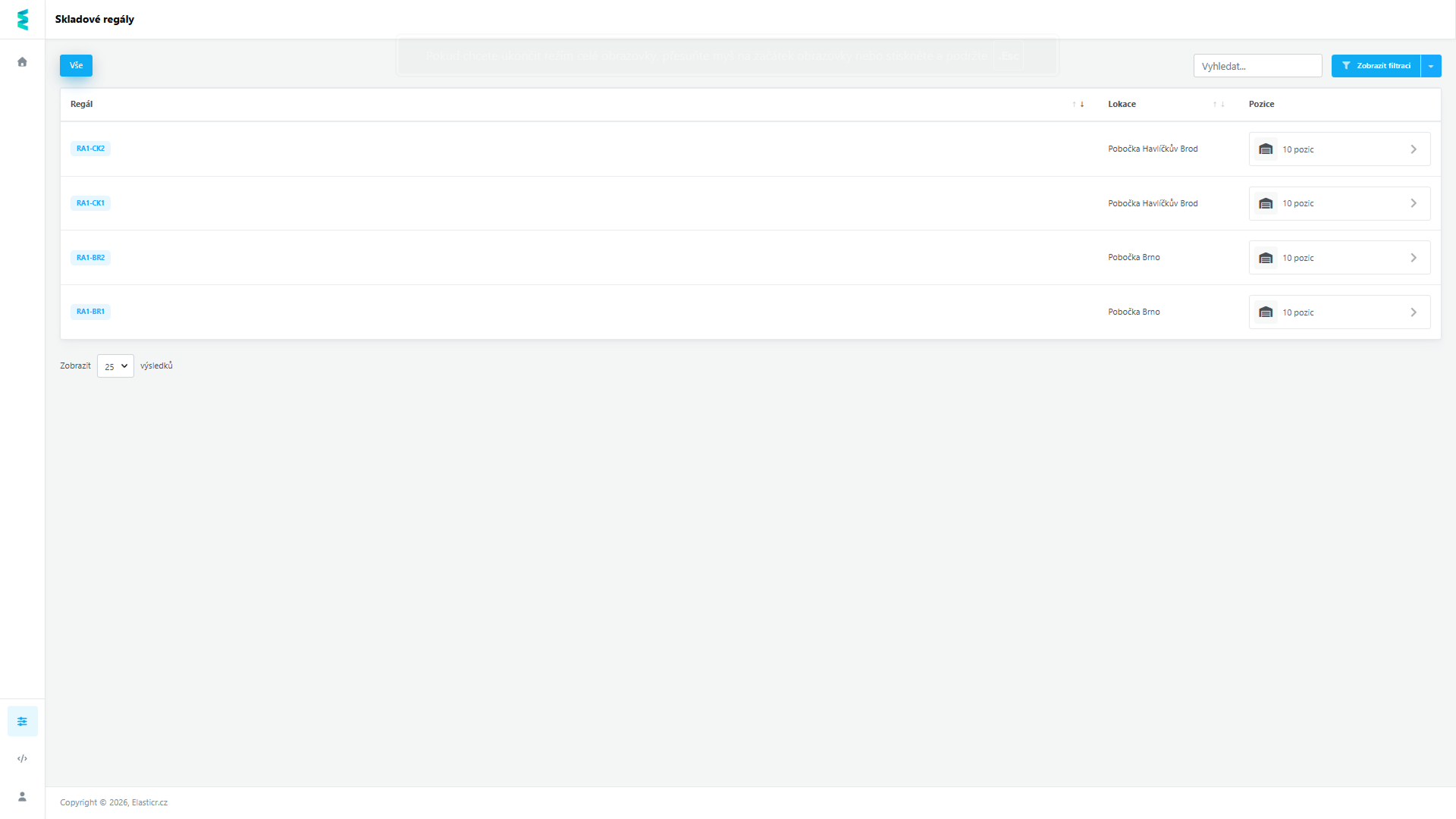 Regály ve skladu s pozicemi